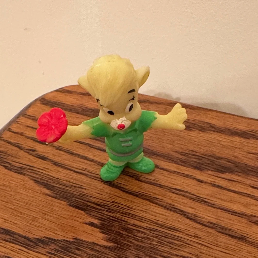 Book & Figures from Disney Cartoon Gummi Bears: Tummi, Sunni, Cubbi & Gruffi